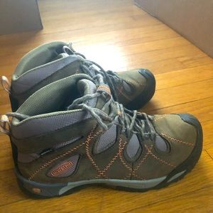 Keen Women’s Hiking boot Size 8.5